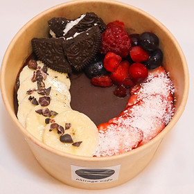 mixed berries bowl